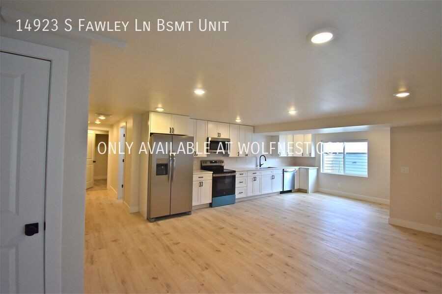 14923 S Fawley Ln Bsmt Unit - Photo 2 of 21
