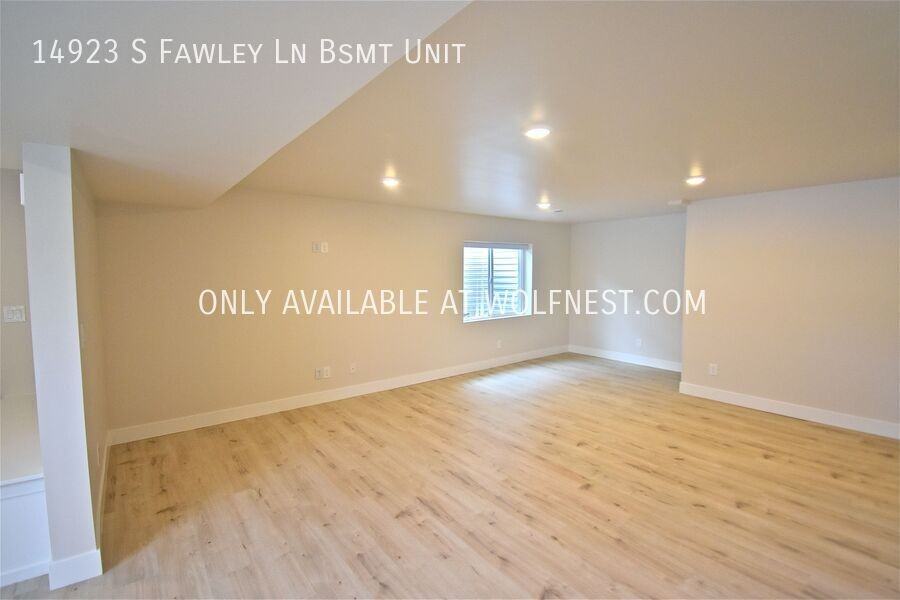 14923 S Fawley Ln Bsmt Unit - Photo 4 of 21