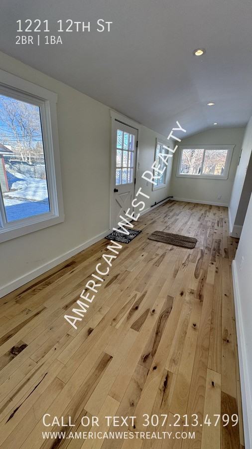 1221 12th St - Photo 4 of 13