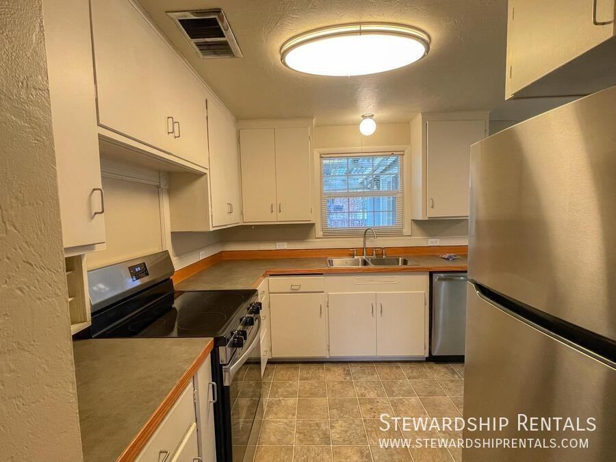 2960 Alder St - Photo 7 of 28