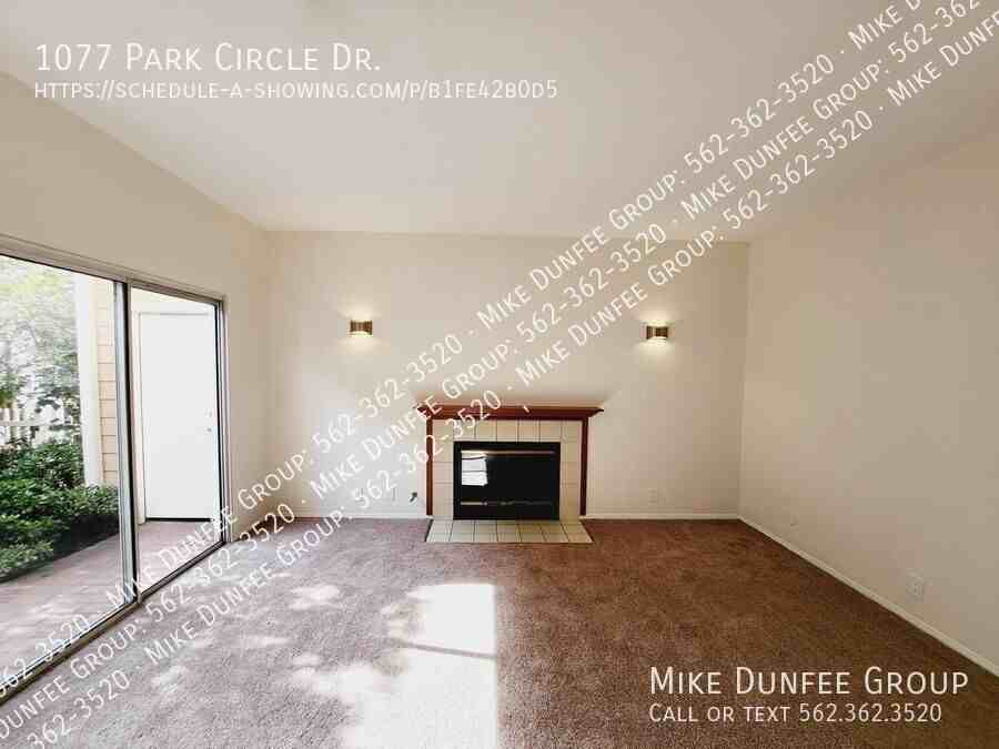 1077 Park Circle Dr - Photo 2 of 32