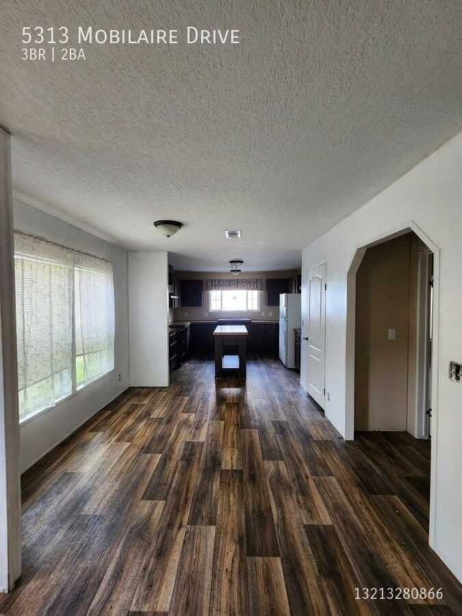 5313 Mobilaire Dr - Photo 3 of 10