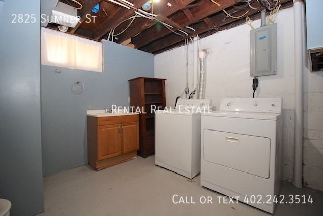 2825 Sumner St - Photo 2 of 50