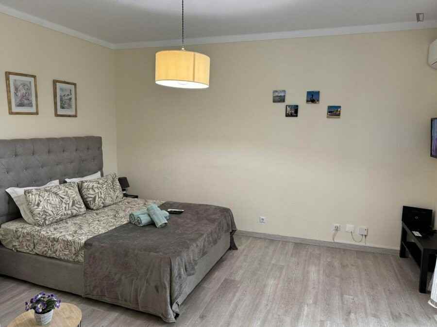 12951 N Saginaw Blvd - Photo 2 of 4