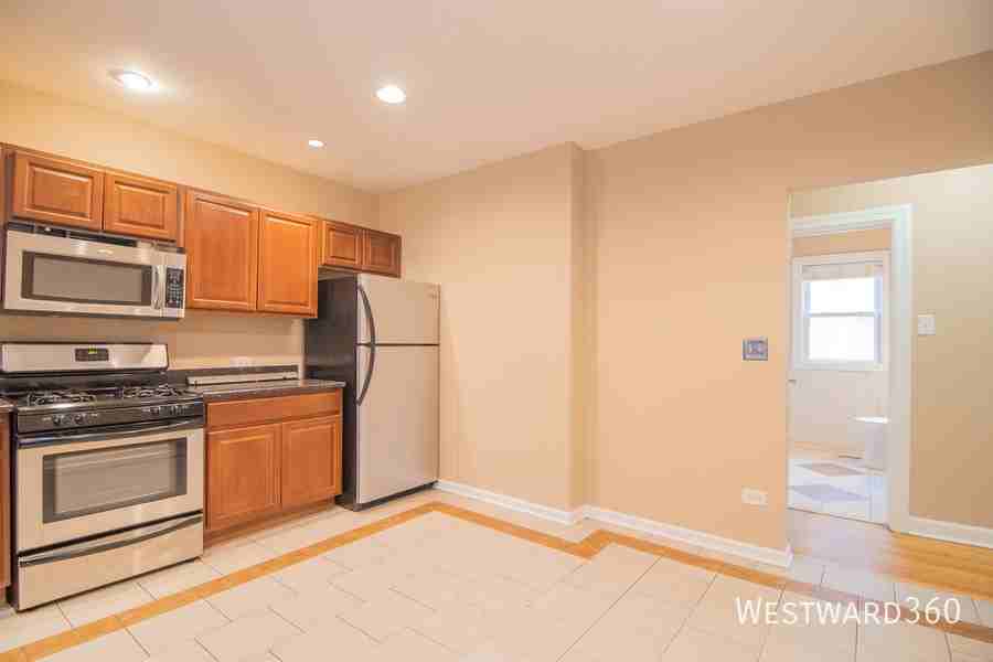 12123 S Lafayette Ave - Photo 2 of 30