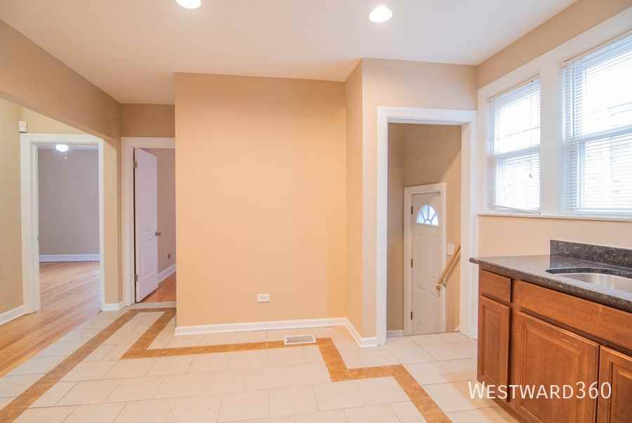 12123 S Lafayette Ave - Photo 3 of 30