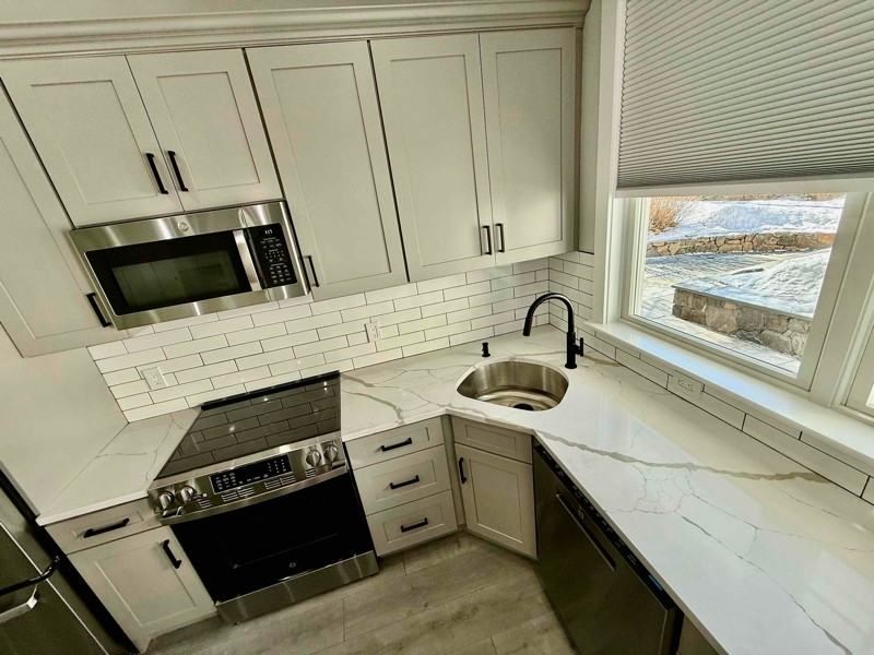 454 Commerce St - Photo 2 of 9