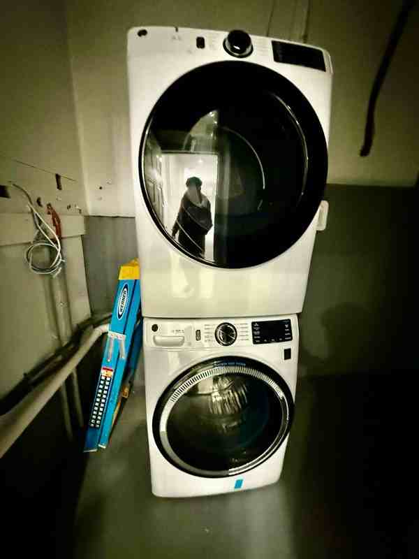 454 Commerce St - Photo 3 of 9