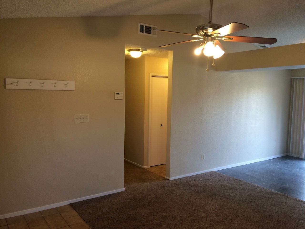 4416 Silverwood Ln - Photo 3 of 18