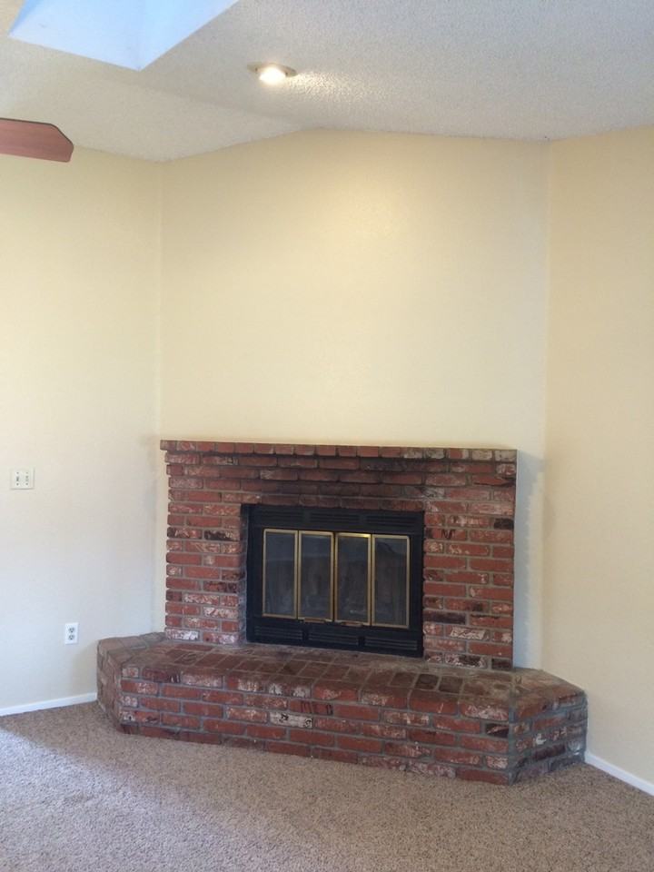 4416 Silverwood Ln - Photo 4 of 18