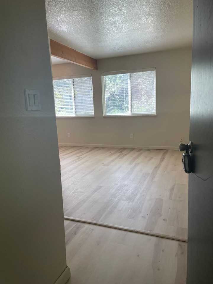 1705 Heatheridge Rd #O106 - Photo 3 of 17