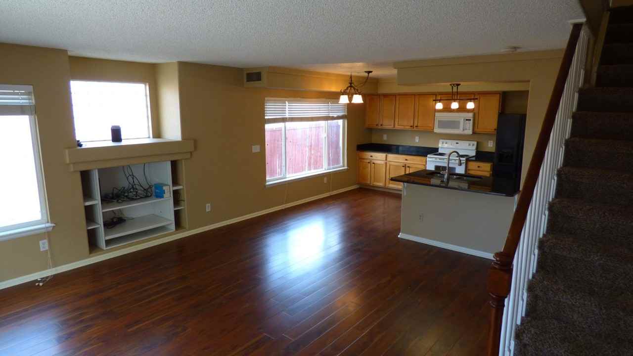 21349 E 39th Ave - Photo 2 of 28