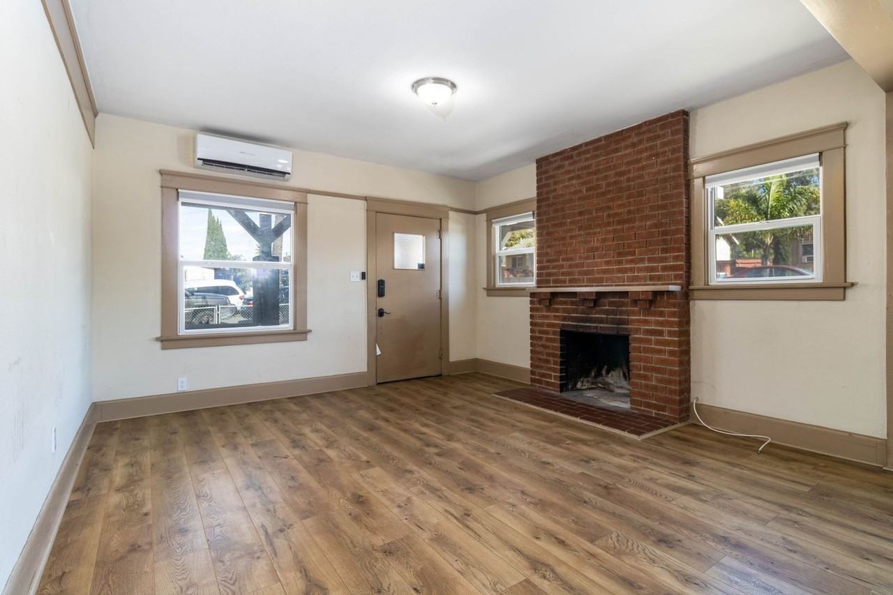 736 24th St - Photo 2 of 18