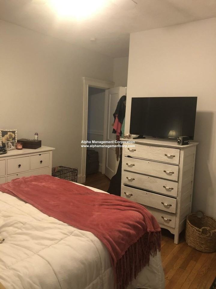 10 Lothian Rd - Photo 4 of 12