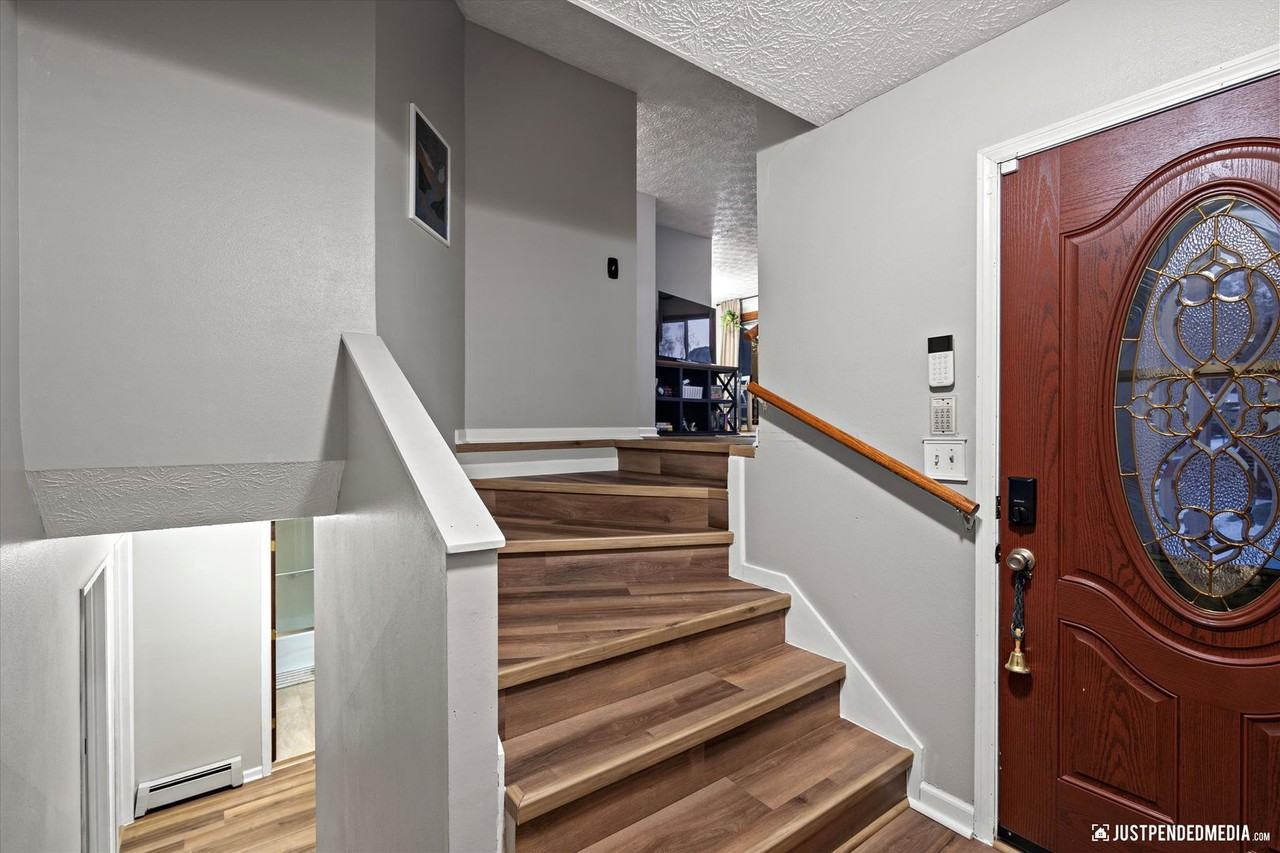 18539 Neumann Cir - Photo 7 of 35