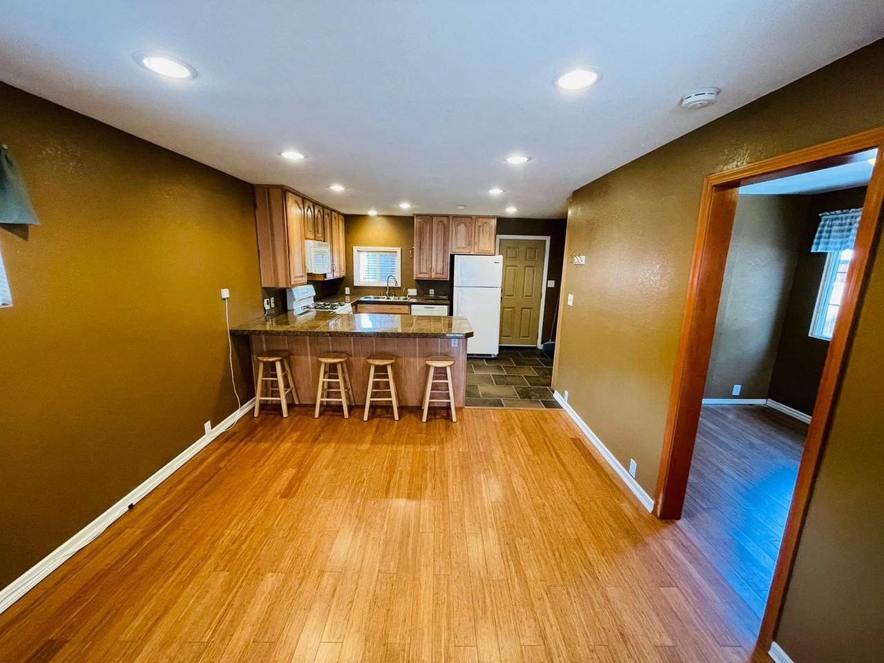 2579 Elwood Ave - Photo 3 of 18