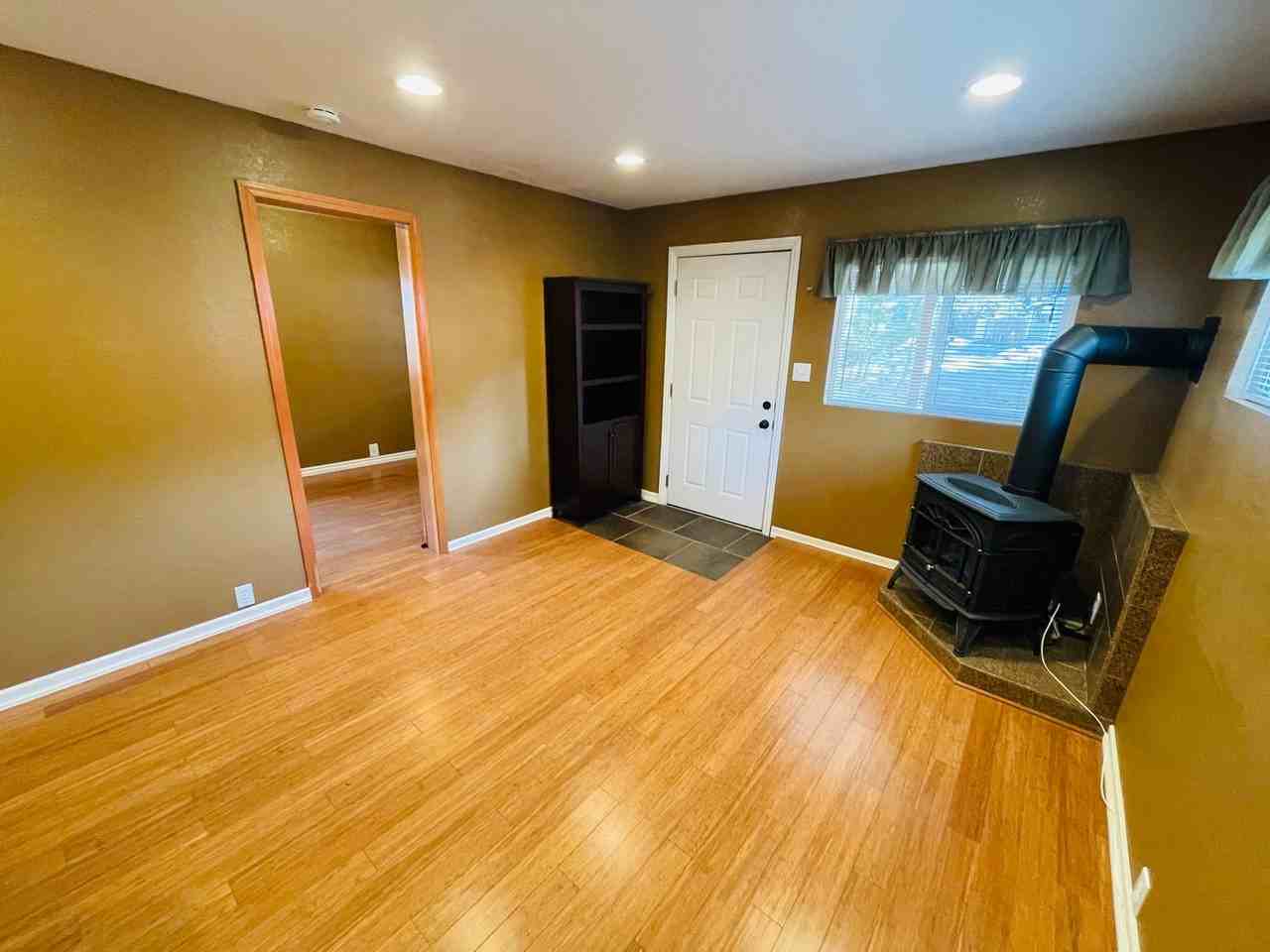 2579 Elwood Ave - Photo 6 of 18