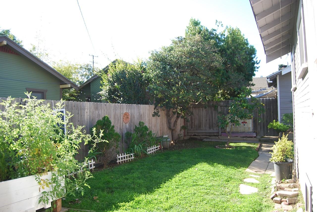 820 1/2 Newport Ave #NA - Photo 2 of 18