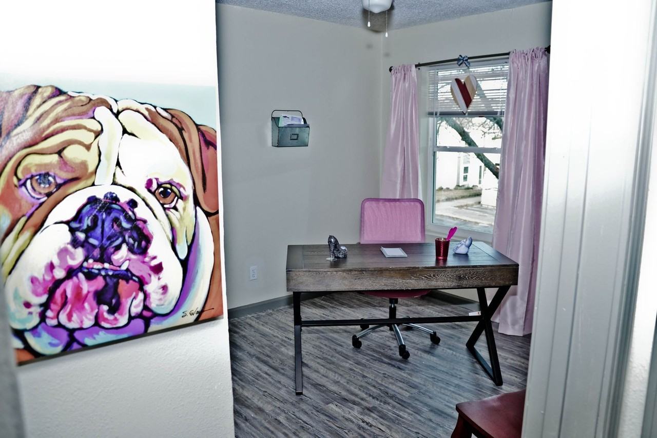 Hartford @ 10th - Photo 2 of 5