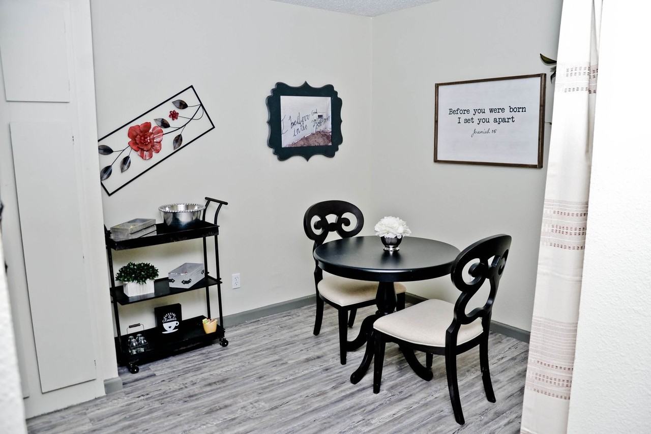 Hartford @ 10th - Photo 3 of 5