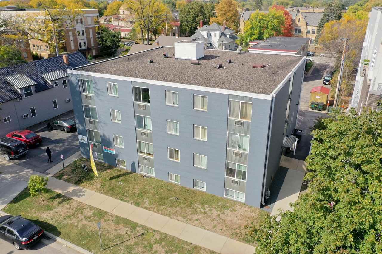 The Andrew - Photo 6 of 8