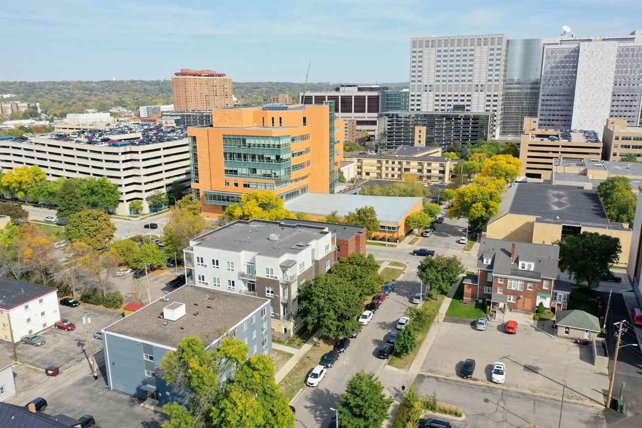 The Andrew - Photo 7 of 8