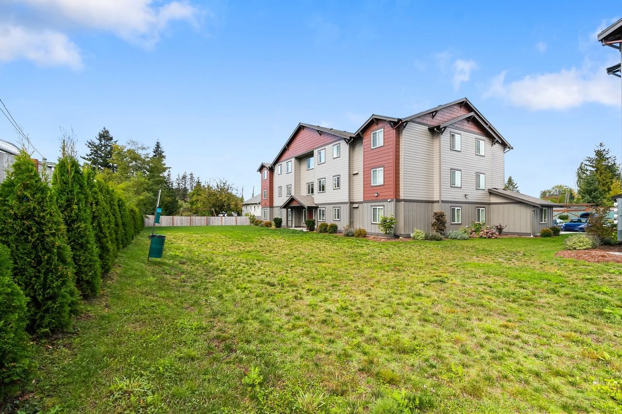 The Lodge at Sedro - Photo 3 of 18