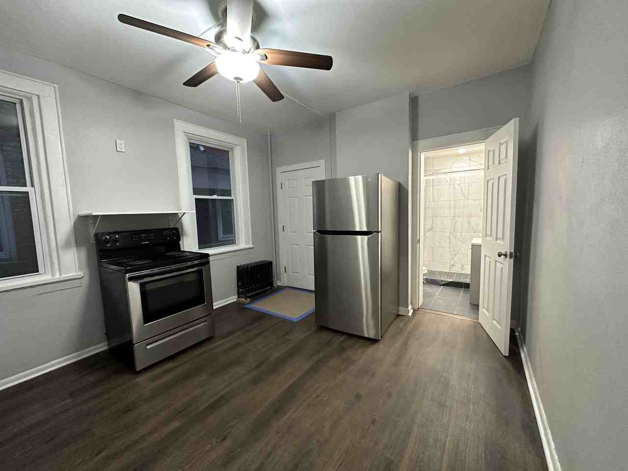 152 Hanover Street - Photo 2 of 18