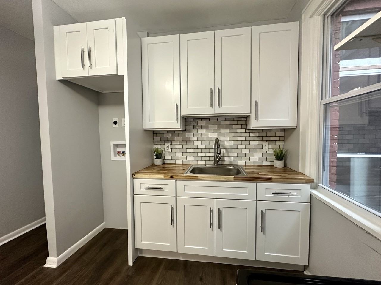 152 Hanover Street - Photo 3 of 18