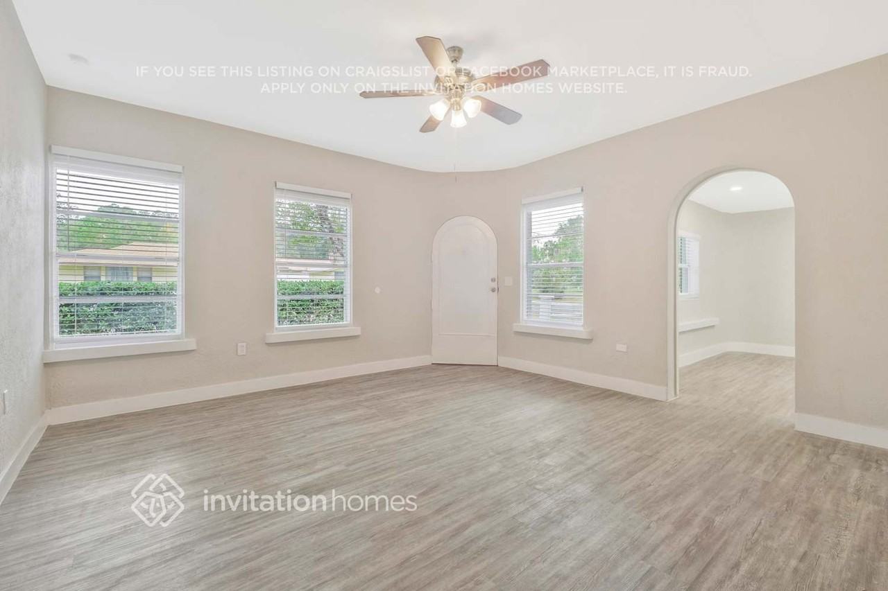 9805 Winston St - Photo 4 of 25