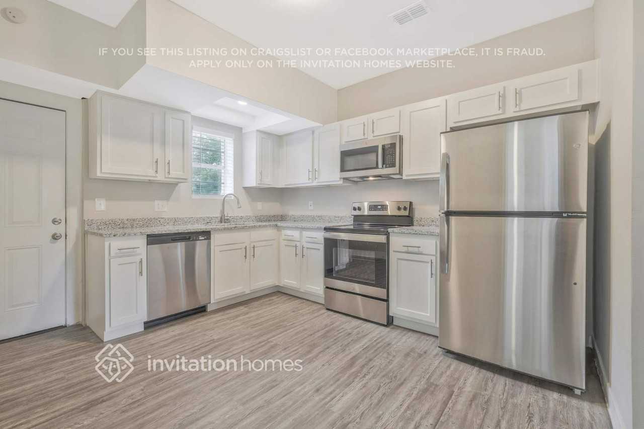 9805 Winston St - Photo 6 of 25