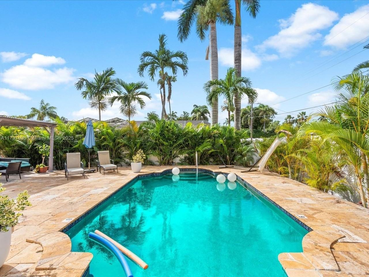 1407 Coolidge St - Photo 4 of 48