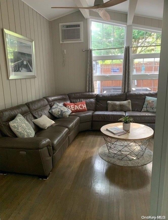 19 Champlain St - Photo 3 of 14