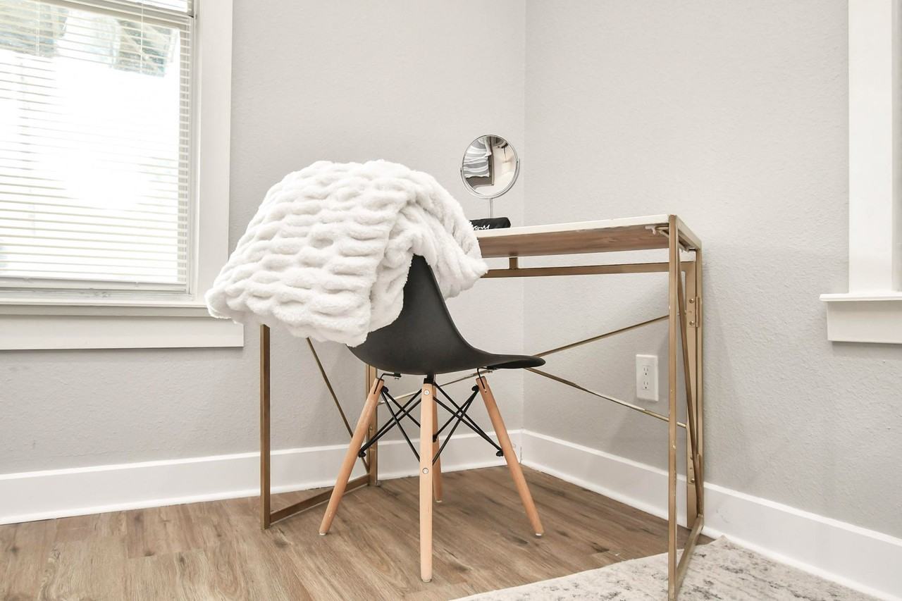 Hussion St - Photo 6 of 7