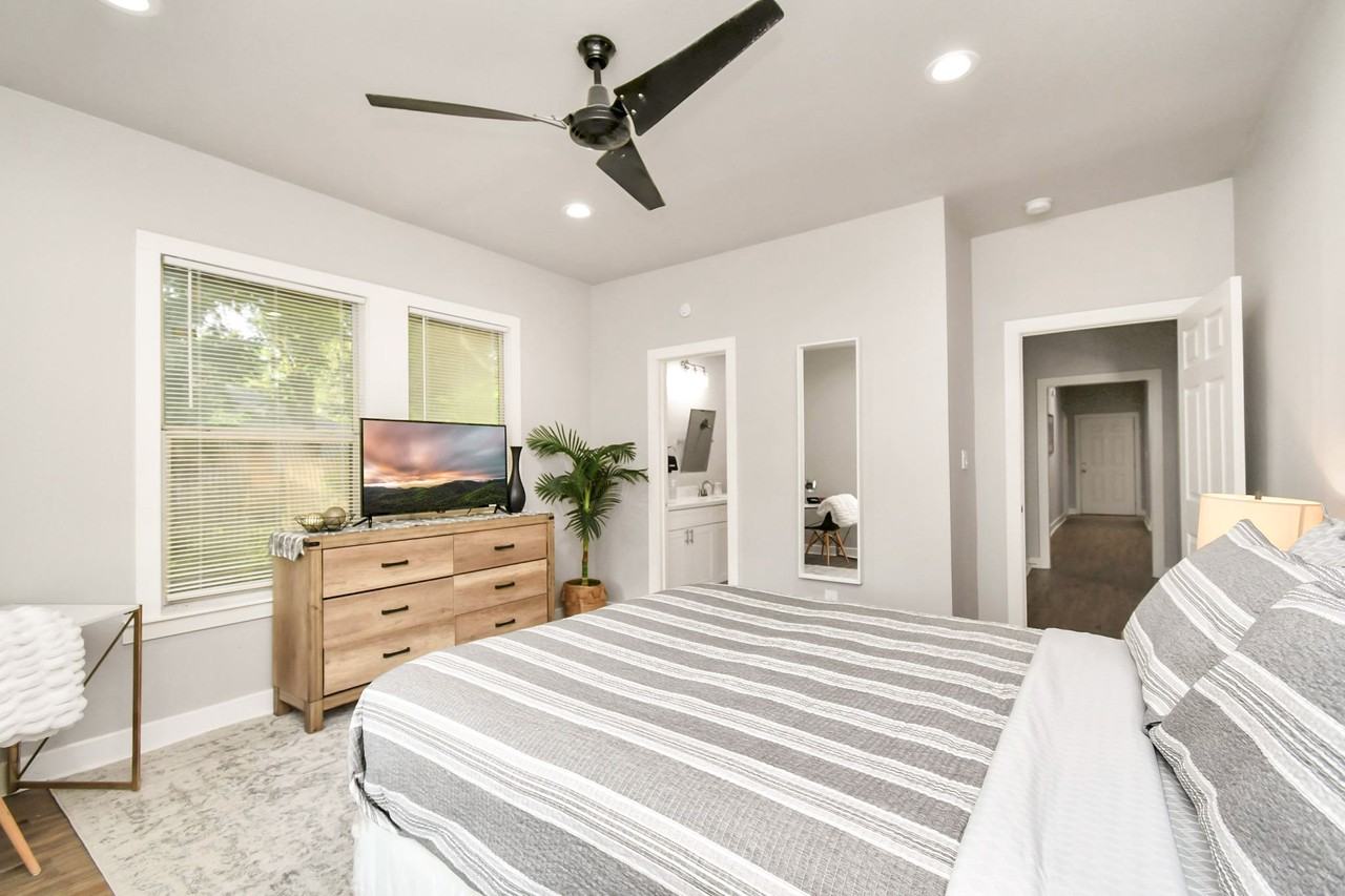 Hussion St - Photo 7 of 7