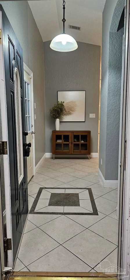 7831 Stallworth Ln - Photo 4 of 33