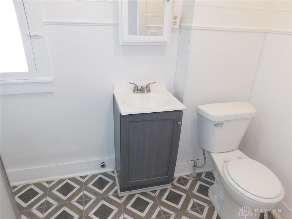 1111 W Mulberry St ##1/2 - Photo 4 of 10