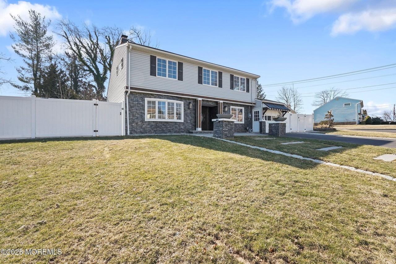 2 Laurel Avenue - Photo 2 of 22