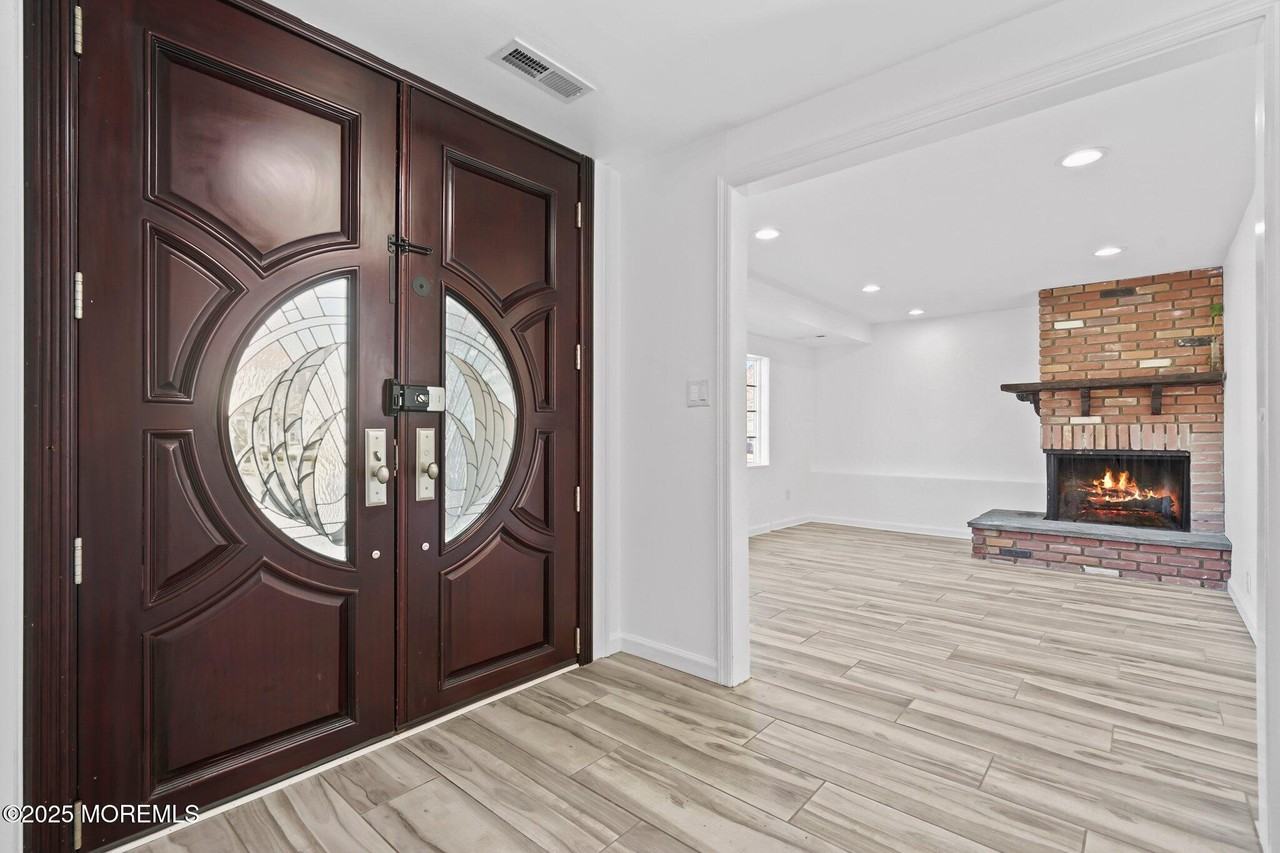 2 Laurel Avenue - Photo 5 of 22