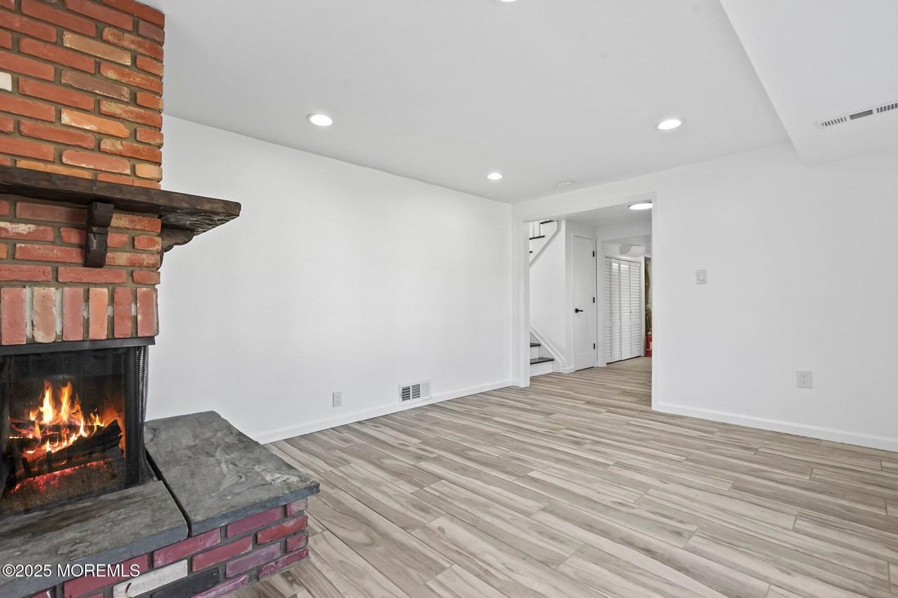 2 Laurel Avenue - Photo 6 of 22