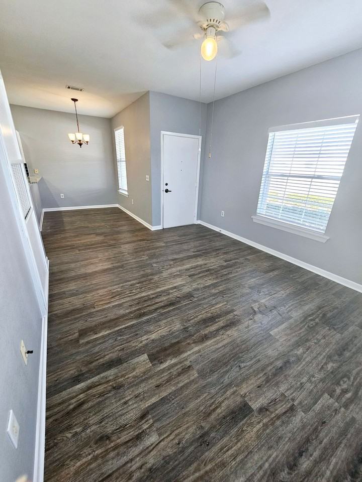 $500.00 off Move In SPECIAL - Photo 6 of 14