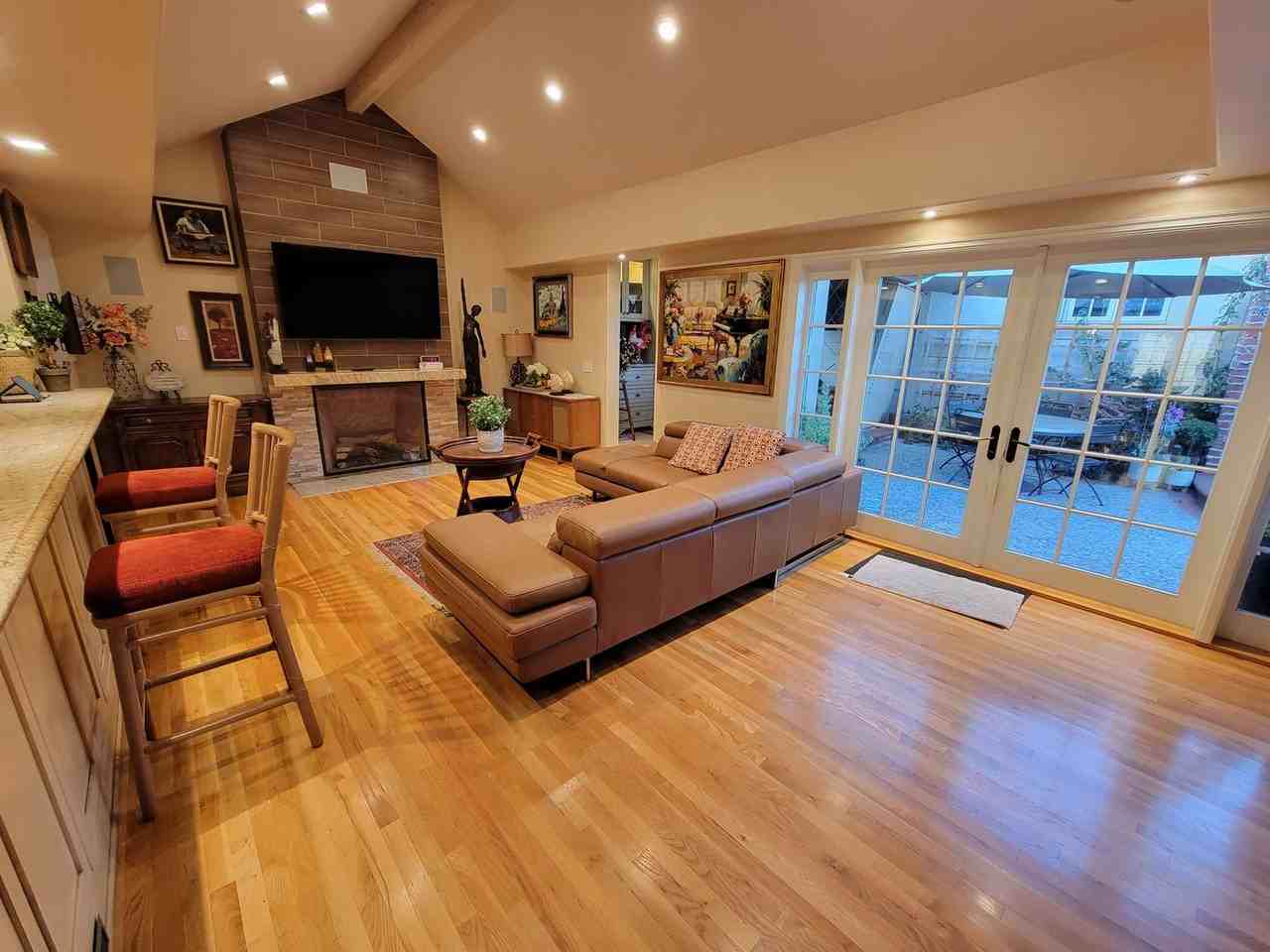 360 Aster St - Photo 2 of 50