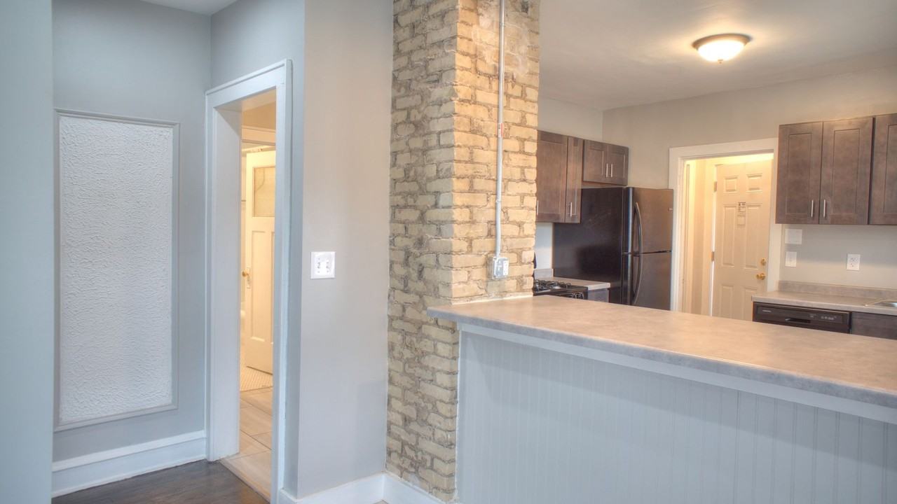 2977 N Murray Ave - Photo 3 of 20