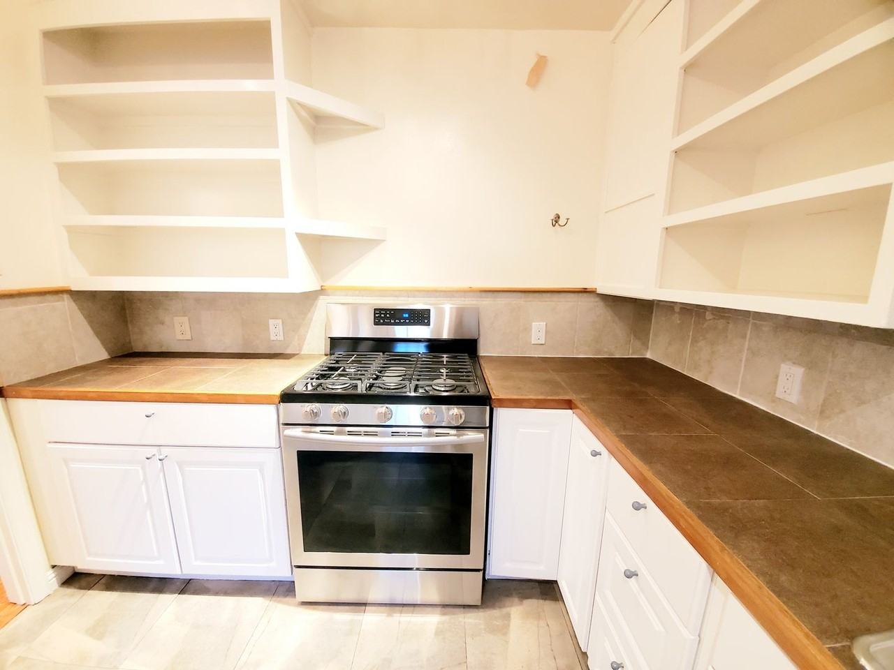 512 Cleveland St - Photo 3 of 42