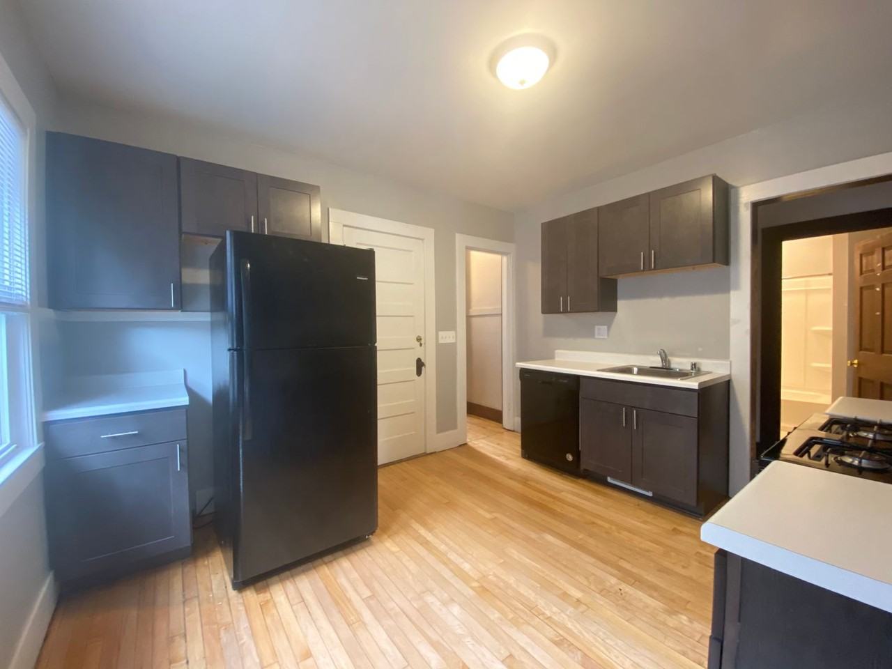 3019 N Maryland Ave - Photo 7 of 15