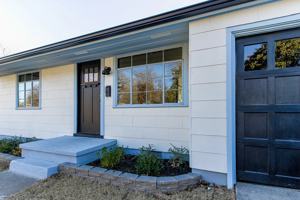 featured image of 608 E Zion St