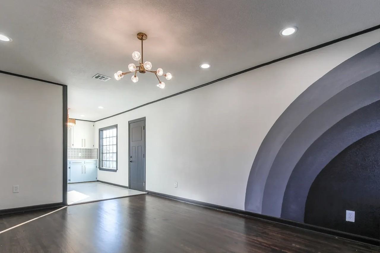 608 E Zion St - Photo 6 of 8