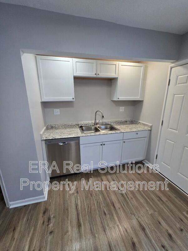 238 Eldon Ave - Photo 2 of 26
