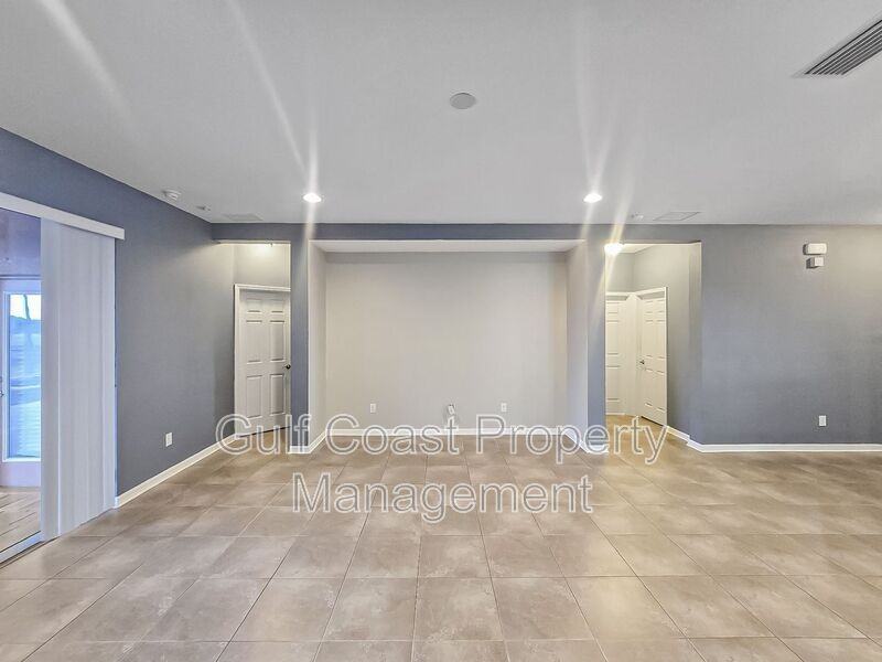 11228 77th St E - Photo 3 of 33