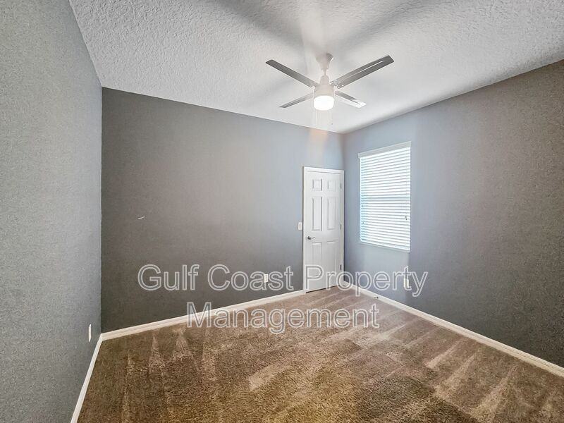 11228 77th St E - Photo 4 of 33